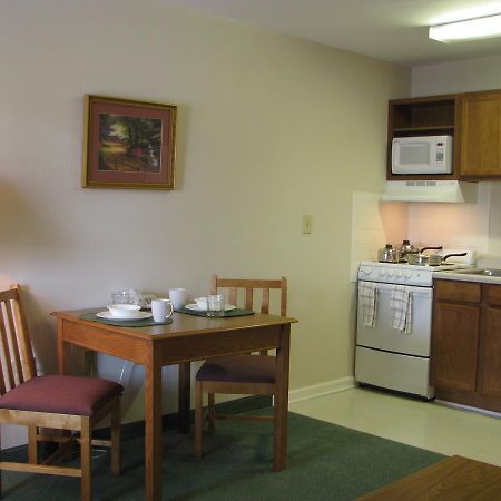 Affordable Suites Шарлотсвил Екстериор снимка