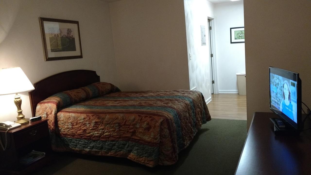 Affordable Suites Шарлотсвил Екстериор снимка